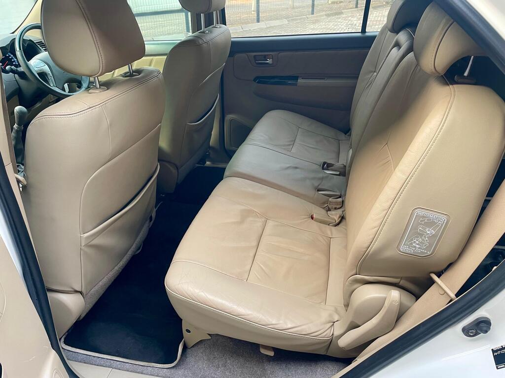 TOYOTA FORTUNER FORTUNER 3.0D-4D 4X4 - 19
