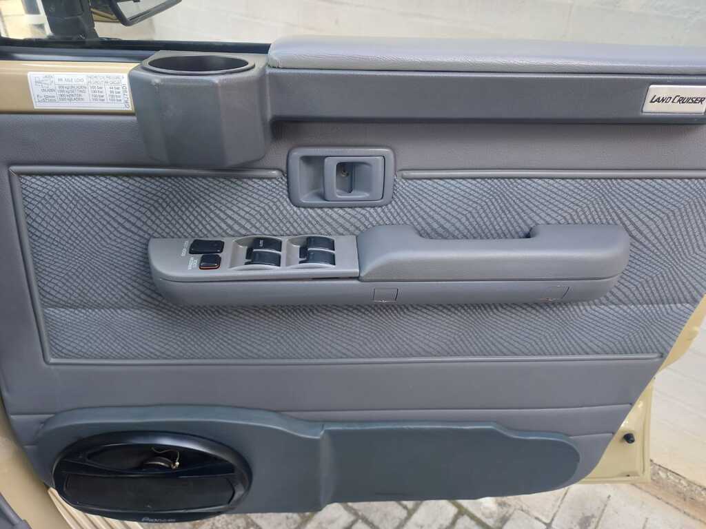 TOYOTA LAND CRUISER 79 LAND CRUISER 79 4.5D P/U D/C - 8
