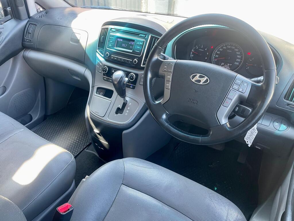 HYUNDAI H-1 H-1 2.5 CRDI A/T/ 2.5 ELITE A/T - 10