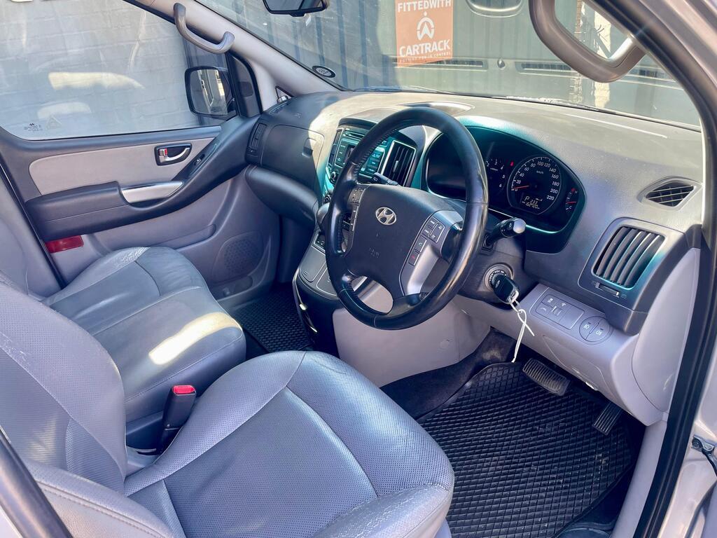 HYUNDAI H-1 H-1 2.5 CRDI A/T/ 2.5 ELITE A/T - 11