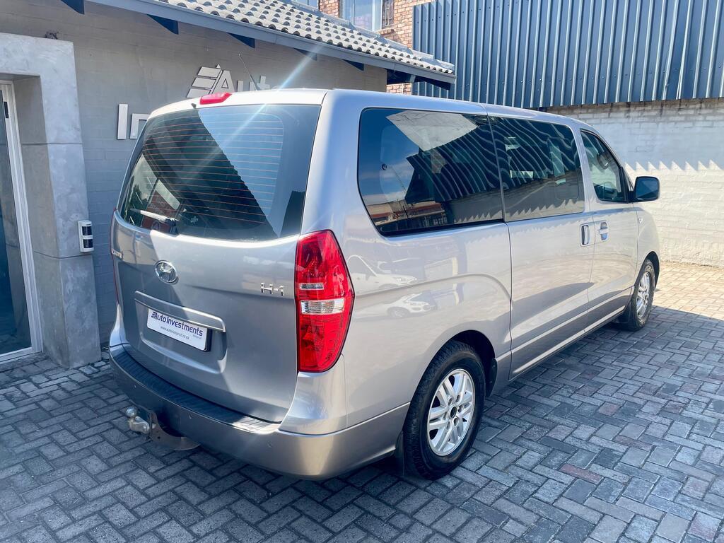 HYUNDAI H-1 H-1 2.5 CRDI A/T/ 2.5 ELITE A/T - 5