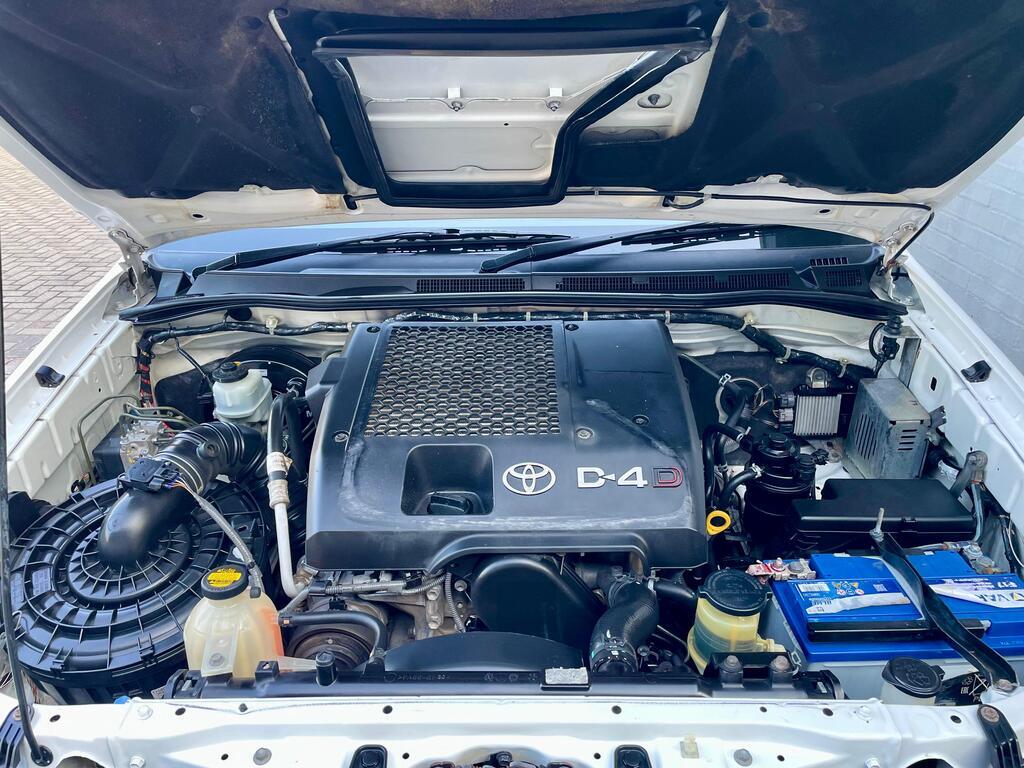 TOYOTA FORTUNER FORTUNER 3.0D-4D 4X4 A/T - 11