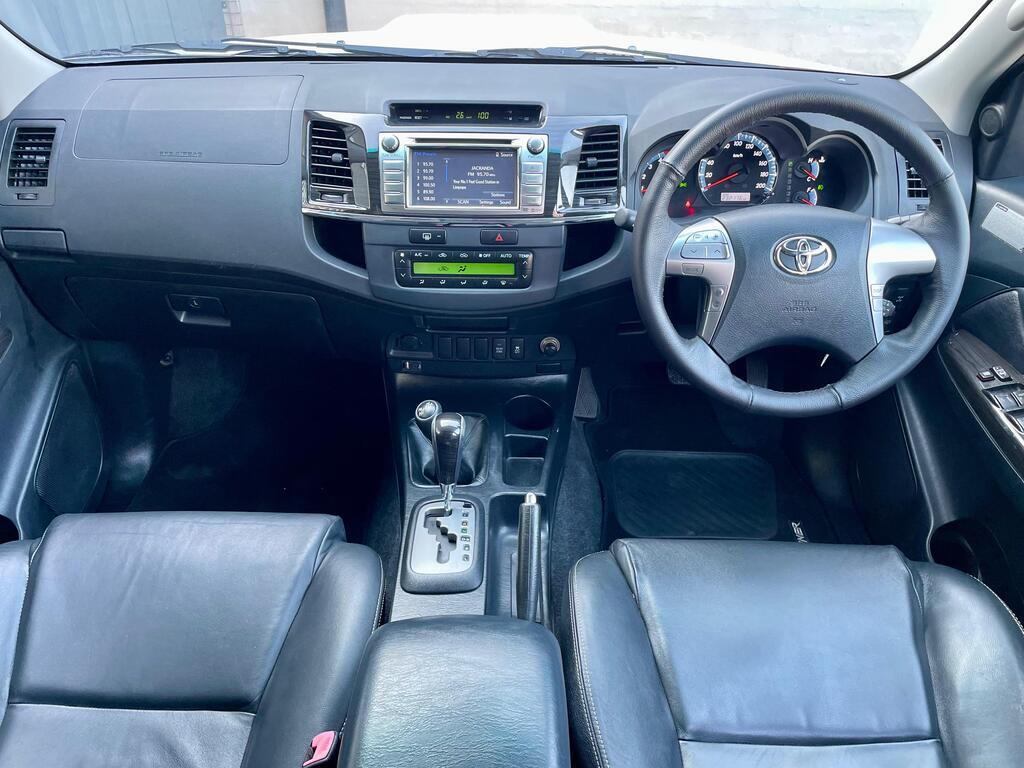TOYOTA FORTUNER FORTUNER 3.0D-4D 4X4 A/T - 12