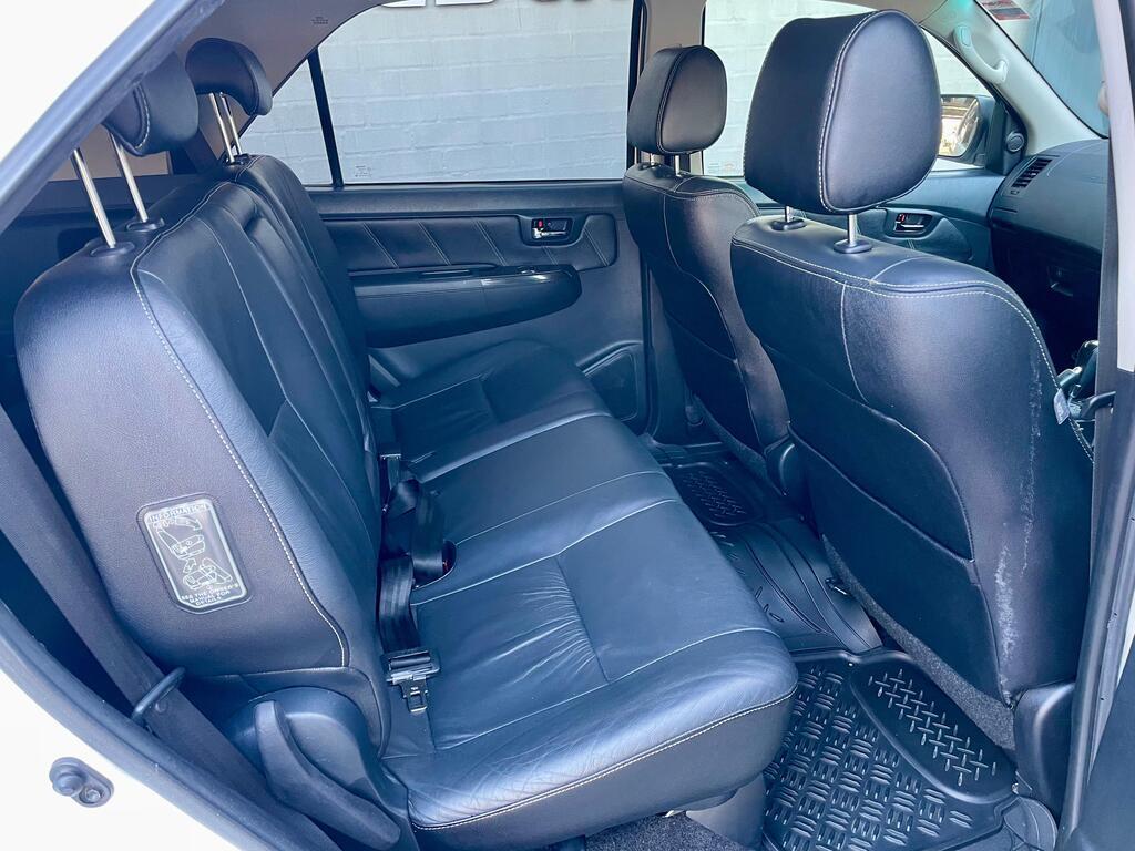TOYOTA FORTUNER FORTUNER 3.0D-4D 4X4 A/T - 15