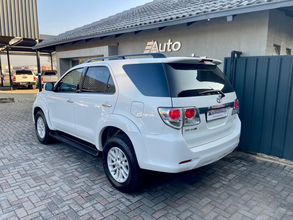 TOYOTA FORTUNER FORTUNER 3.0D-4D 4X4 A/T - 6