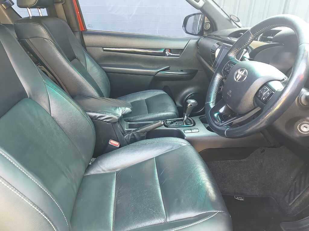 TOYOTA HILUX HILUX 2.8 GD-6 RB RAIDER 4X4 A/T P/U E/CAB - 17