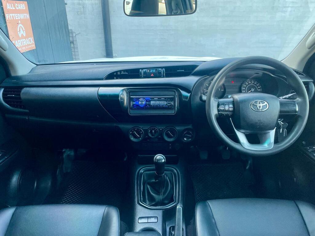 TOYOTA HILUX HILUX 2.4 GD-6 SR 4X4 P/U S/C - 11