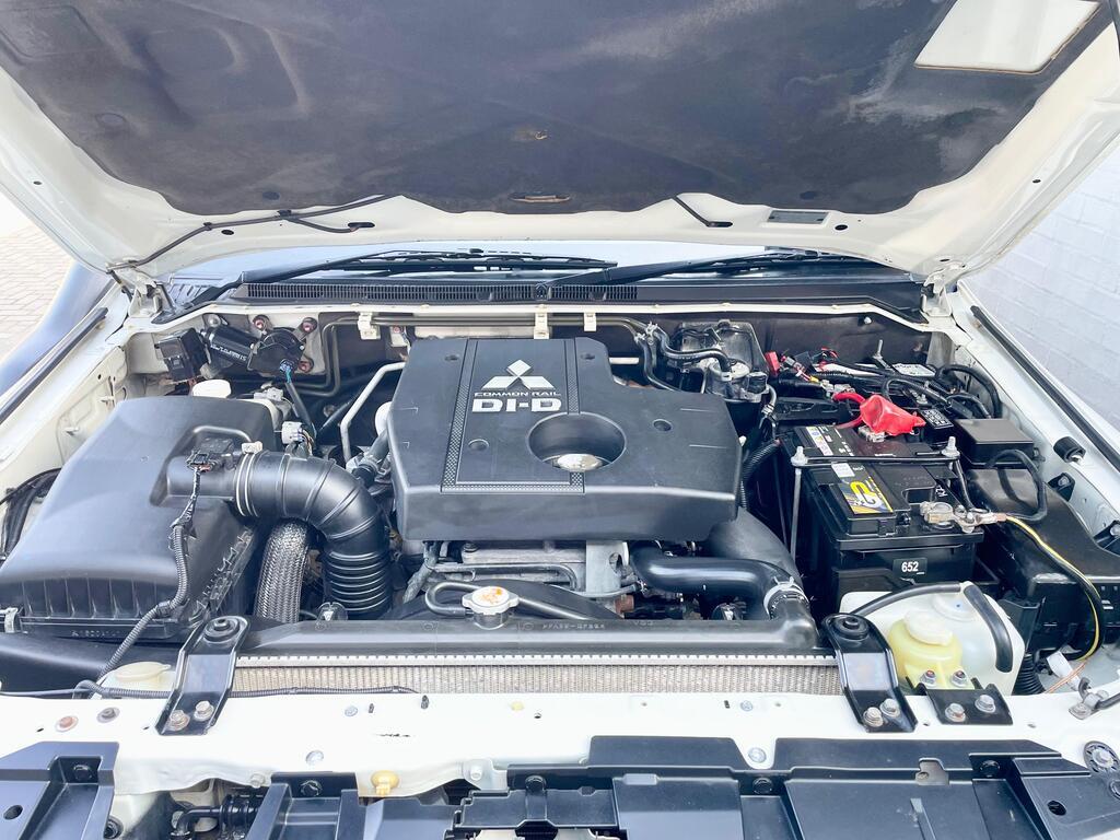 MITSUBISHI PAJERO PAJERO 3.2 Di - Dc GLX  A/T - 10
