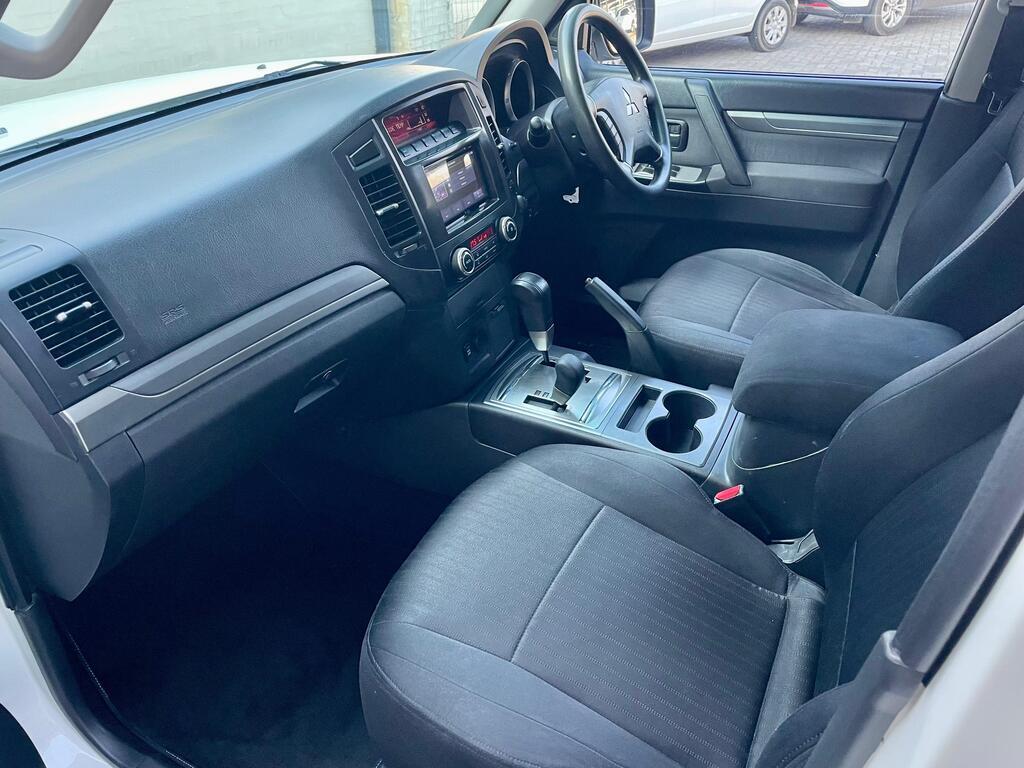 MITSUBISHI PAJERO PAJERO 3.2 Di - Dc GLX  A/T - 18