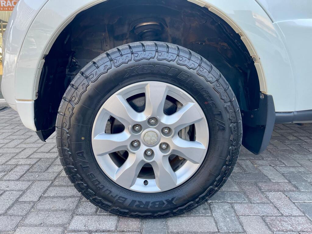 MITSUBISHI PAJERO PAJERO 3.2 Di - Dc GLX  A/T - 9