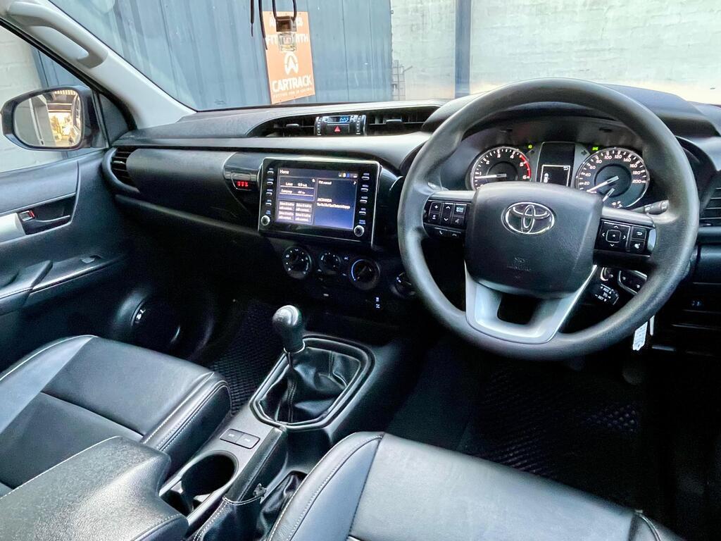 TOYOTA HILUX HILUX 2.4 GD-6 RAIDER 4X4 P/U D/C