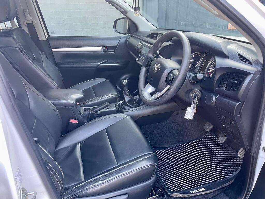 TOYOTA HILUX HILUX 2.4 GD-6 RAIDER 4X4 P/U D/C