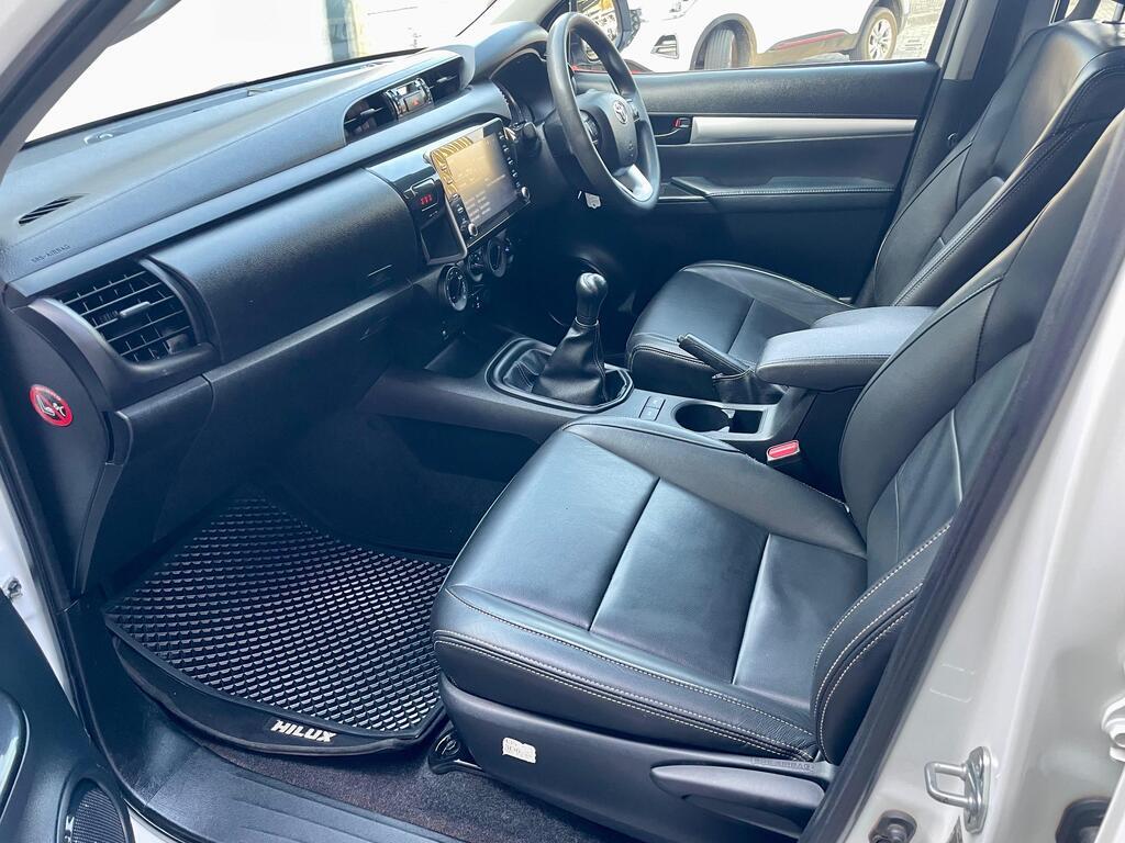 TOYOTA HILUX HILUX 2.4 GD-6 RAIDER 4X4 P/U D/C