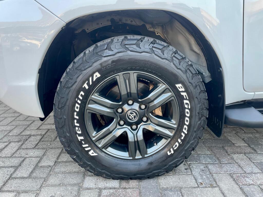 TOYOTA HILUX HILUX 2.4 GD-6 RAIDER 4X4 P/U D/C