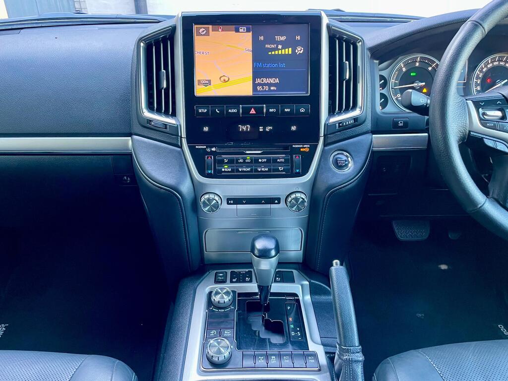 TOYOTA LAND CRUISER 200 LANDCRUISER 200 V8 4.5D VX A/T - 19