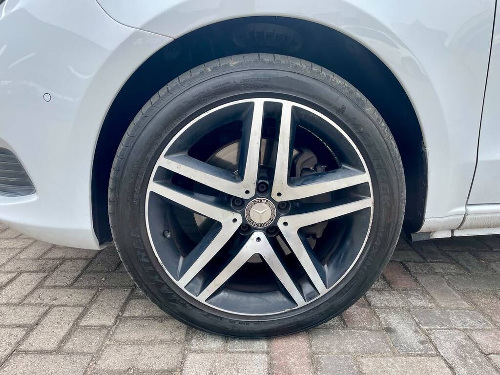 MERCEDES-BENZ VIANO V200 CDi A/T - 9