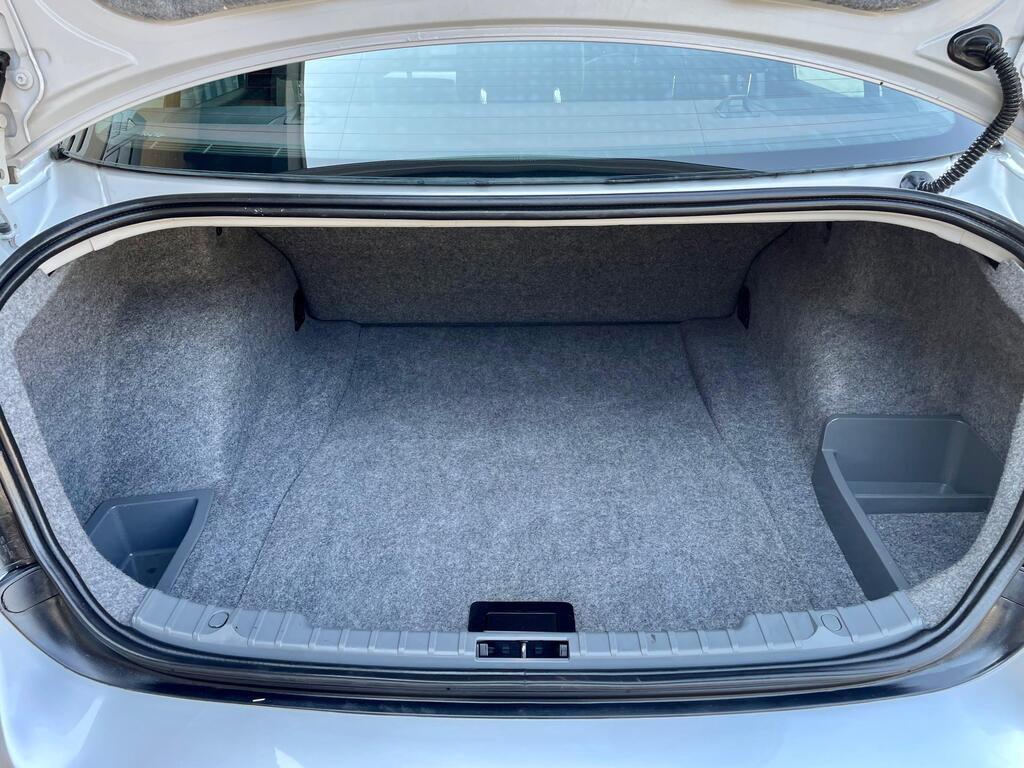 BMW 3 SERIES 320i A/T (E90) - 10