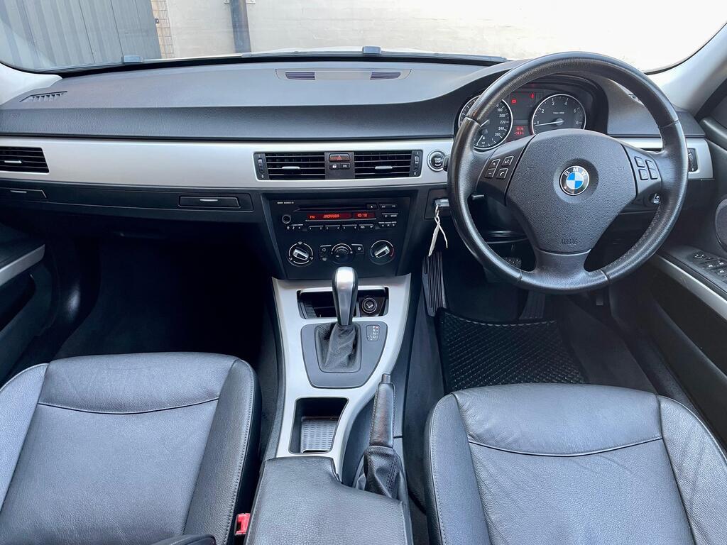 BMW 3 SERIES 320i A/T (E90) - 11