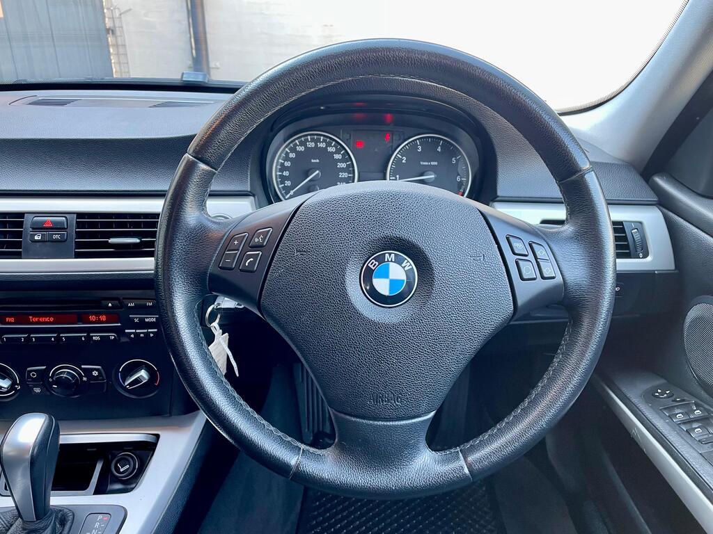 BMW 3 SERIES 320i A/T (E90) - 13