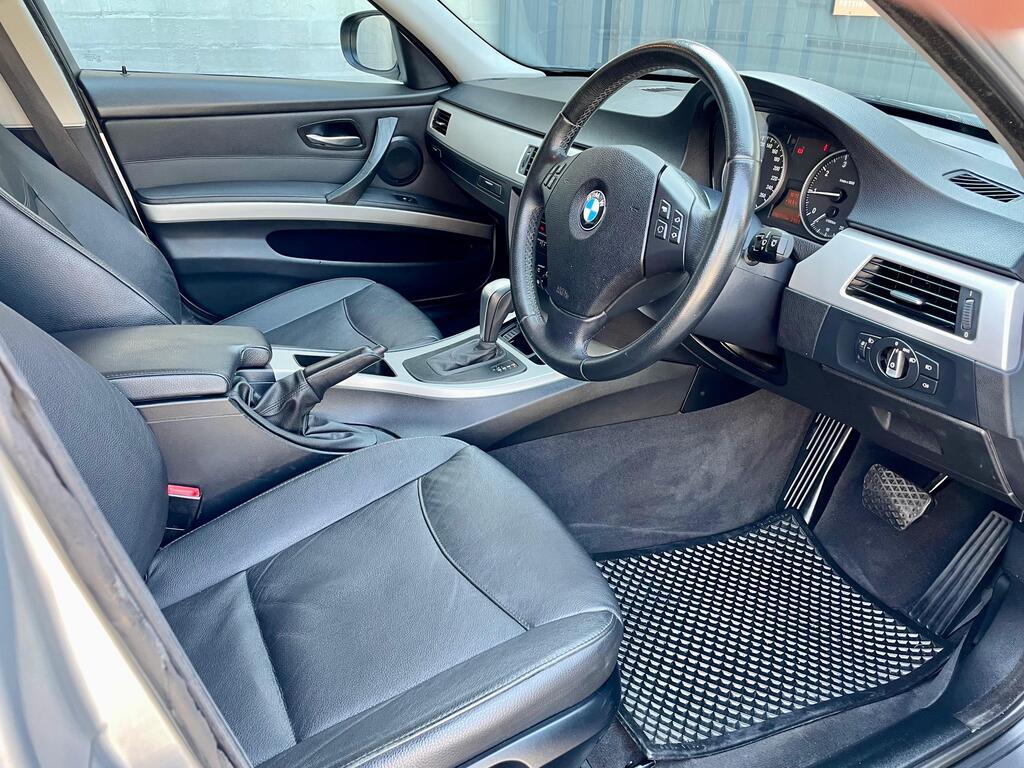 BMW 3 SERIES 320i A/T (E90) - 14