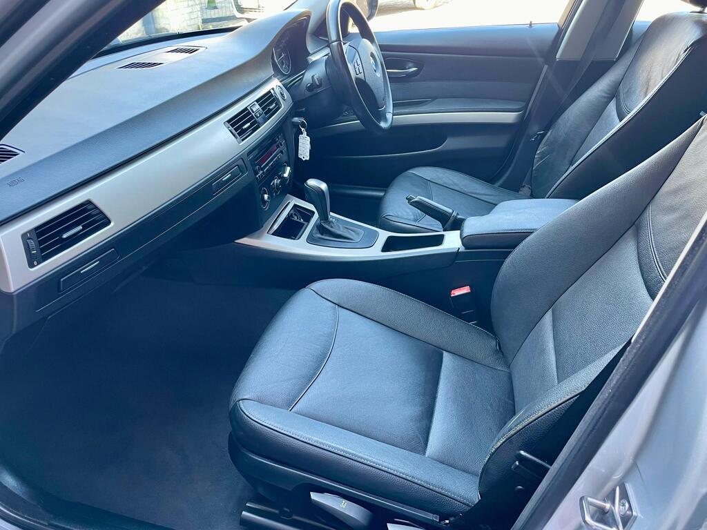 BMW 3 SERIES 320i A/T (E90) - 16