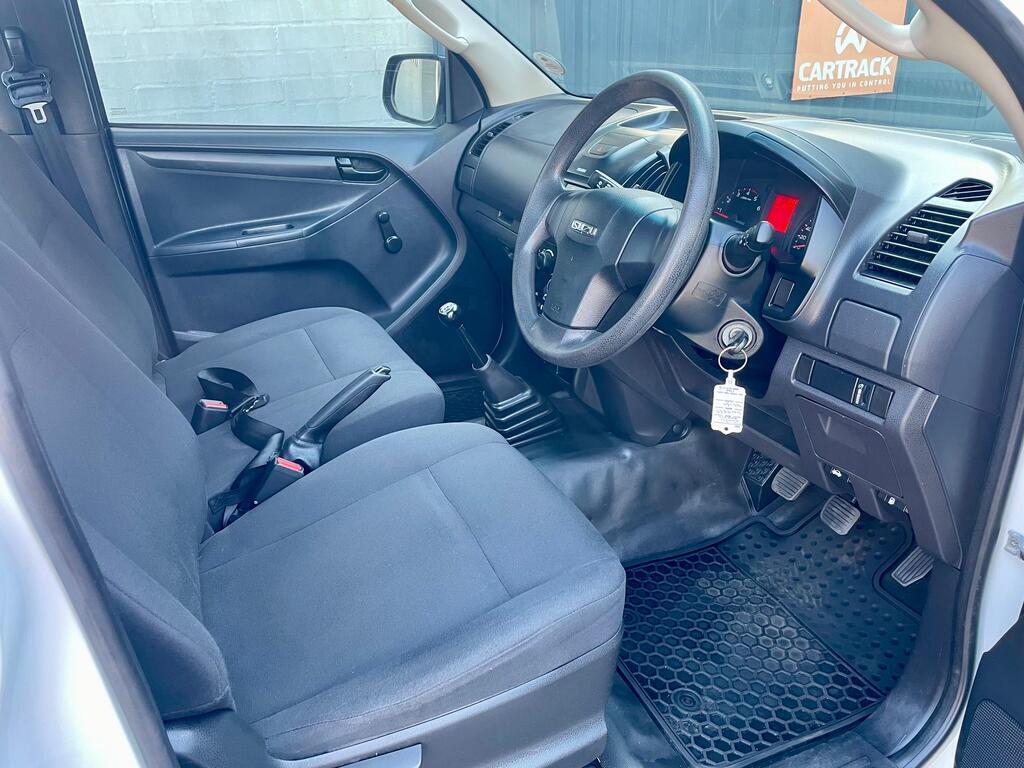 ISUZU D-MAX D-MAX 250C FLEETSIDE S/C P/U - 16