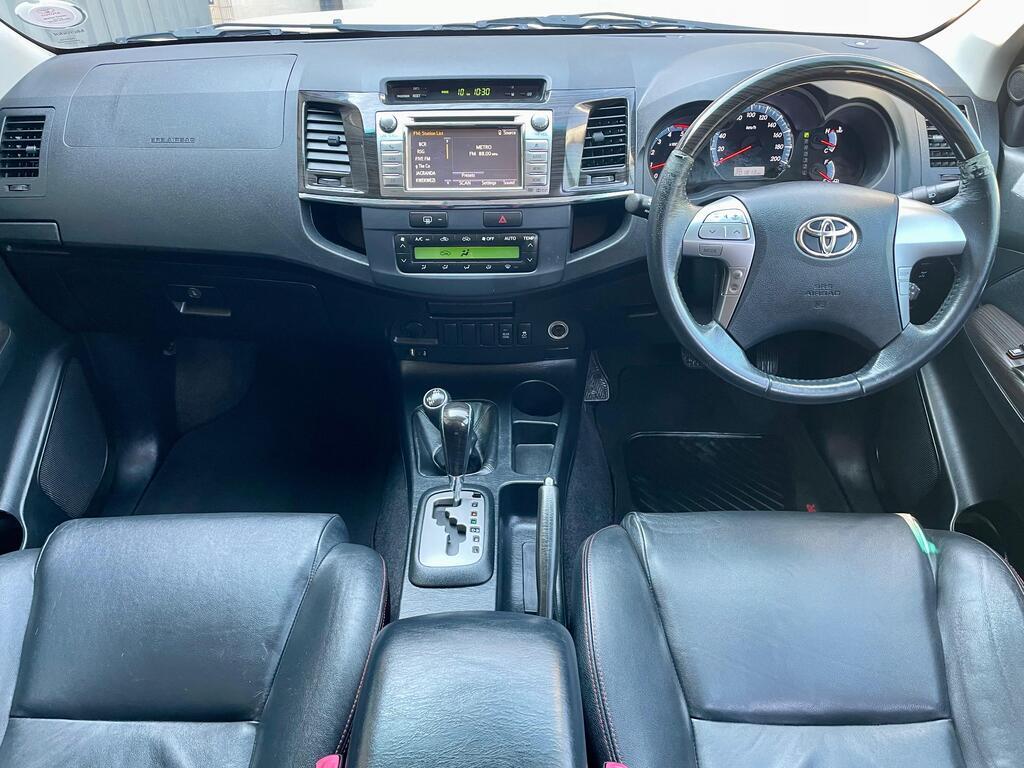 TOYOTA FORTUNER FORTUNER 3.0D-4D 4X4 A/T - 12