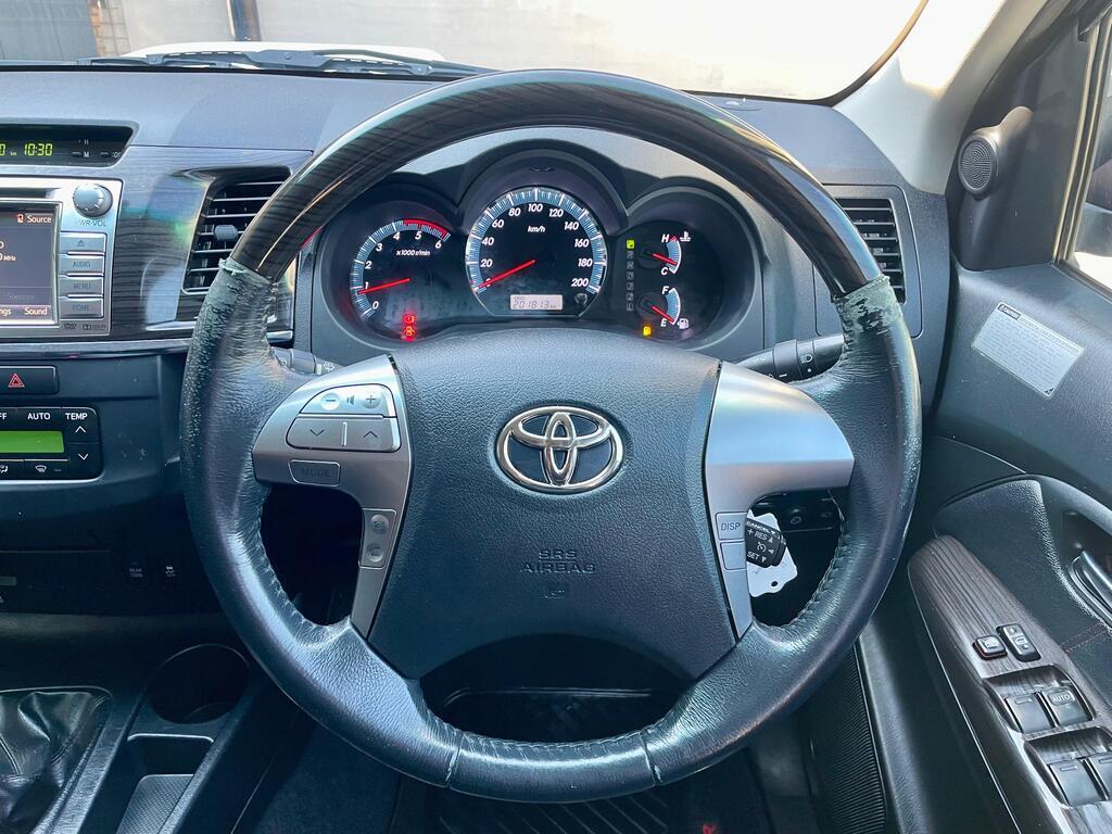 TOYOTA FORTUNER FORTUNER 3.0D-4D 4X4 A/T - 14