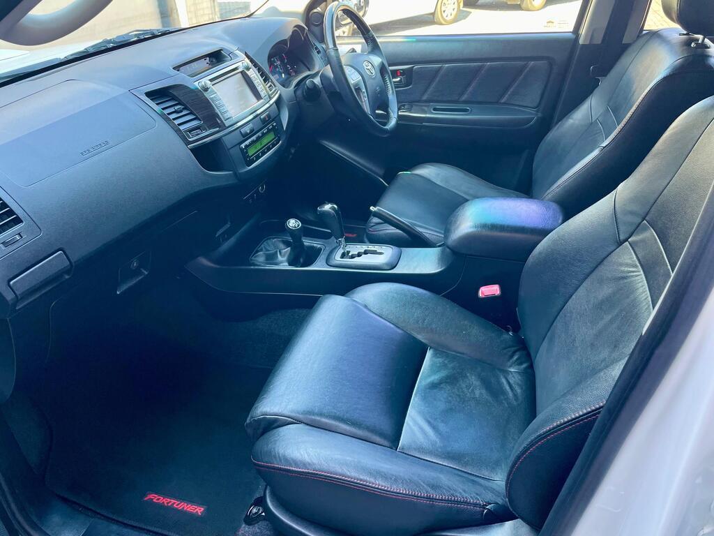 TOYOTA FORTUNER FORTUNER 3.0D-4D 4X4 A/T - 17