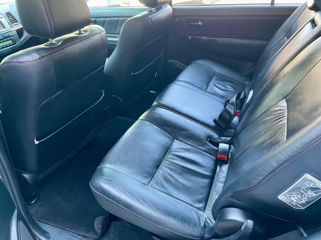 TOYOTA FORTUNER FORTUNER 3.0D-4D 4X4 A/T - 18