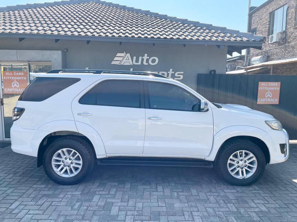TOYOTA FORTUNER FORTUNER 3.0D-4D 4X4 A/T - 4