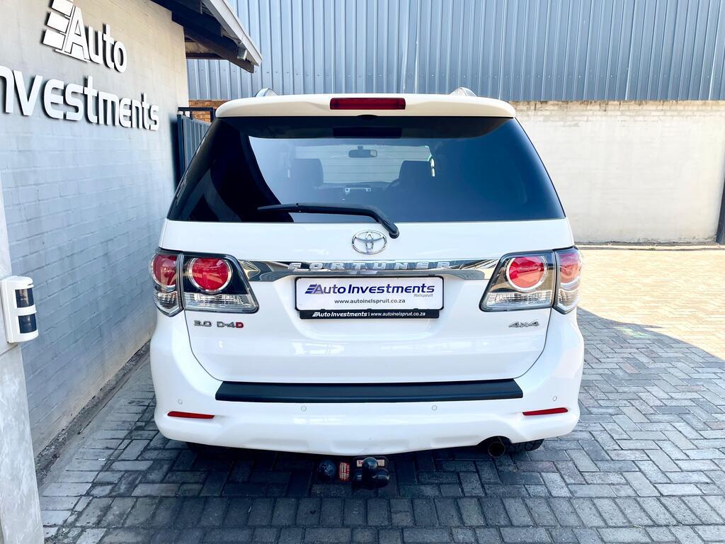 TOYOTA FORTUNER FORTUNER 3.0D-4D 4X4 A/T - 6