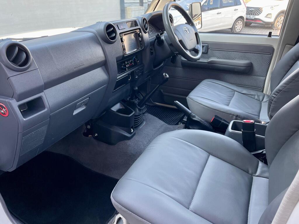 TOYOTA LAND CRUISER 79 LAND CRUISER 79 4.5D P/U S/C - 14