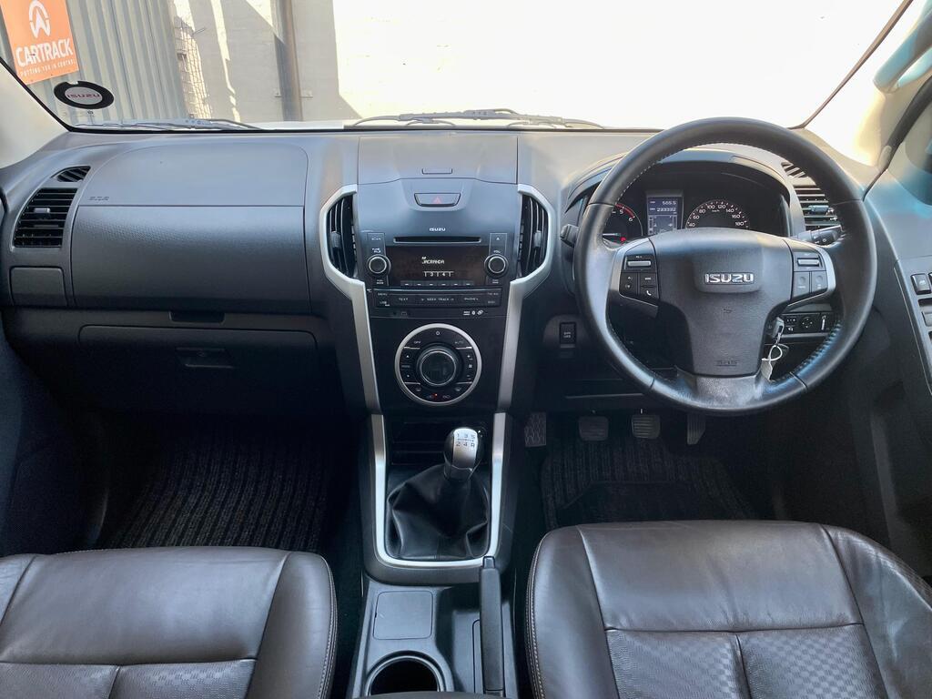 ISUZU KB KB 300 D-TEQ LX P/U D/C - 12