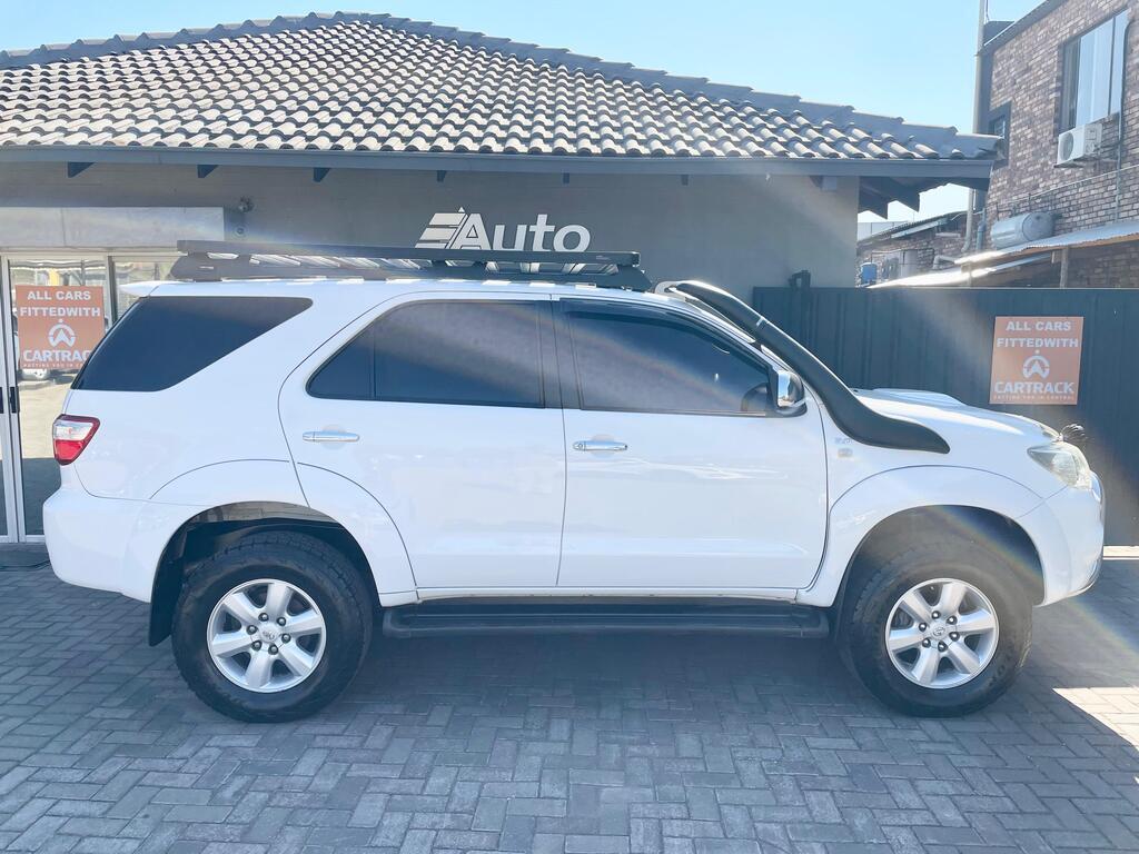 TOYOTA FORTUNER FORTUNER 3.0D-4D R/B 4X4 - 4