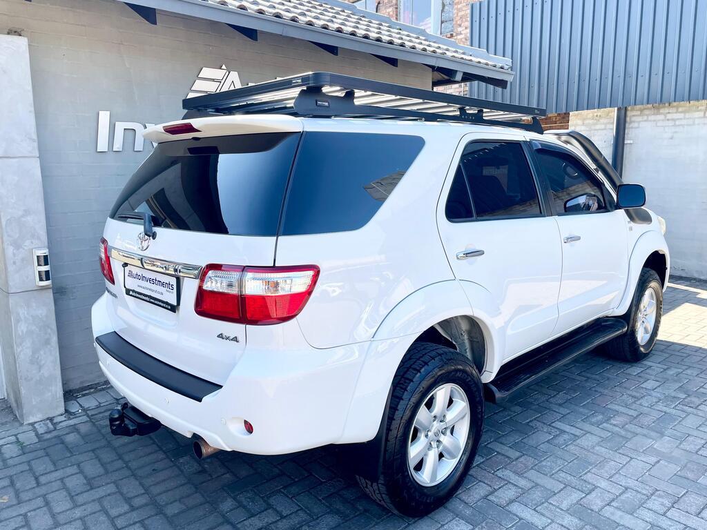 TOYOTA FORTUNER FORTUNER 3.0D-4D R/B 4X4 - 5