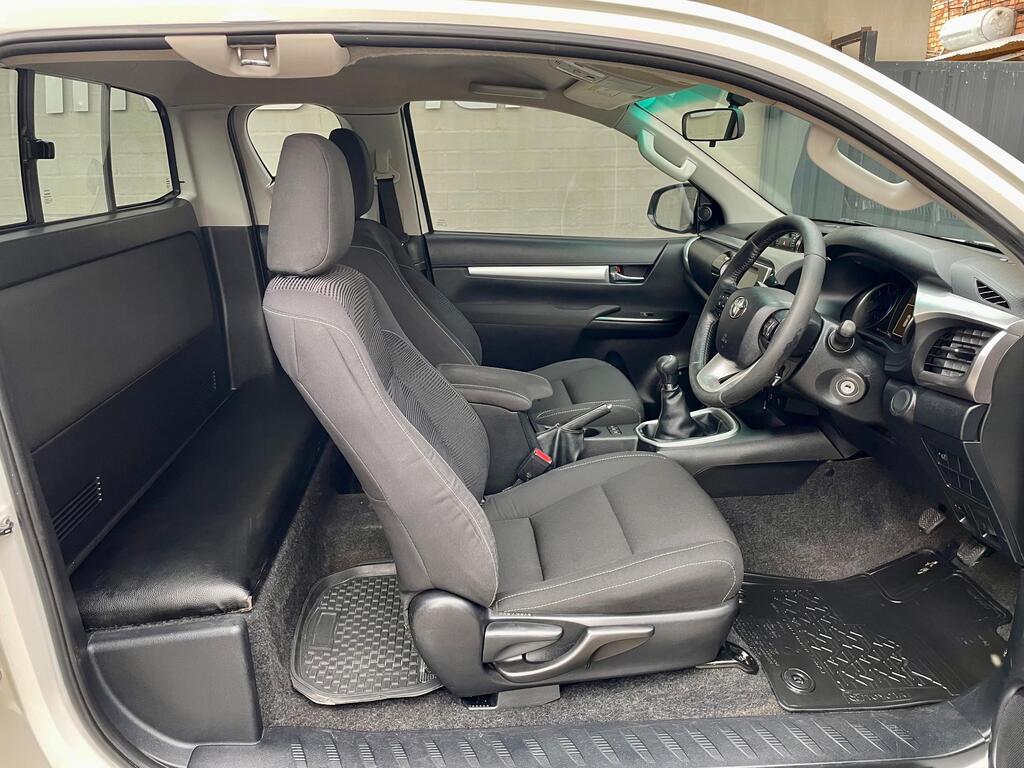 TOYOTA HILUX HILUX 2.8 GD-6 RB RAIDER P/U E/CAB