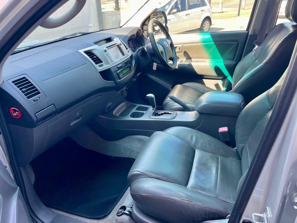 TOYOTA HI-LUX HILUX 3.0D-4D RAIDER R/B A/T P/U D/C