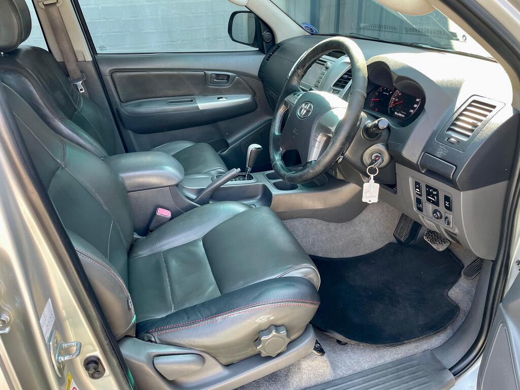 TOYOTA HI-LUX HILUX 3.0D-4D RAIDER R/B A/T P/U D/C