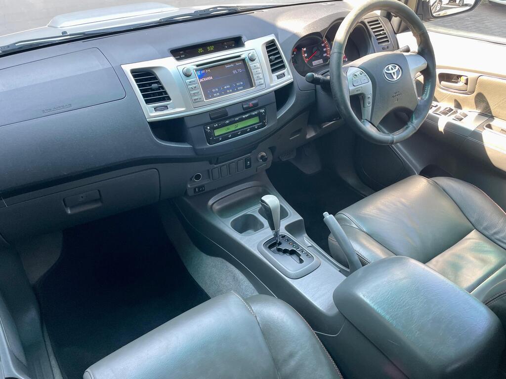 TOYOTA HI-LUX HILUX 3.0D-4D RAIDER R/B A/T P/U D/C