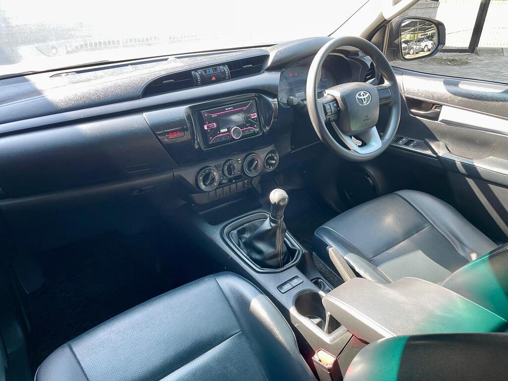 TOYOTA HILUX HILUX 2.4 GD-6 SR 4X4 P/U D/C - 16