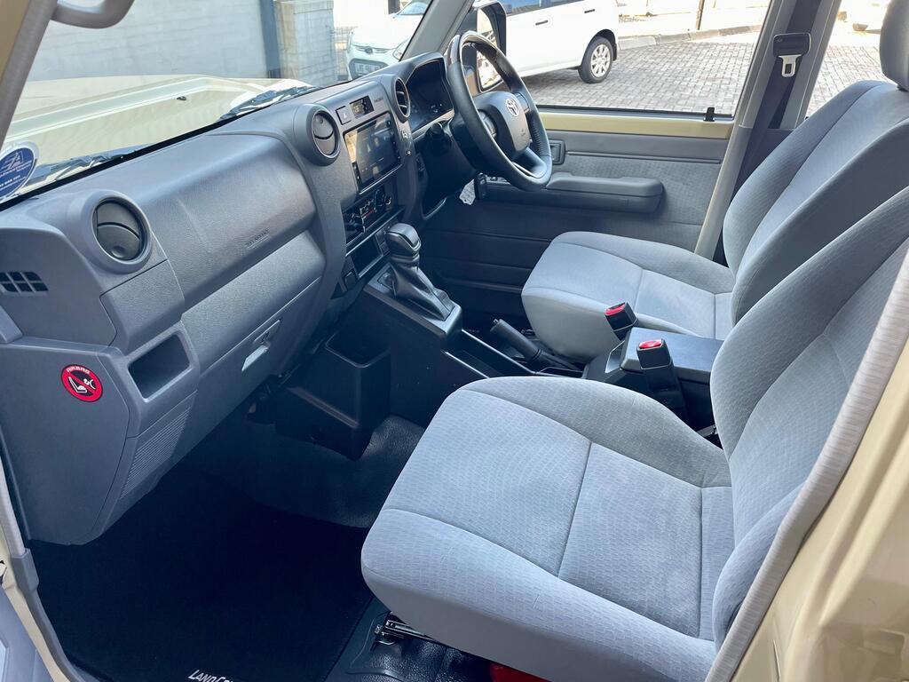 TOYOTA LAND CRUISER PICK UP LAND CRUISER 79 2.8 GD-6 P/U D/C A/T - 15