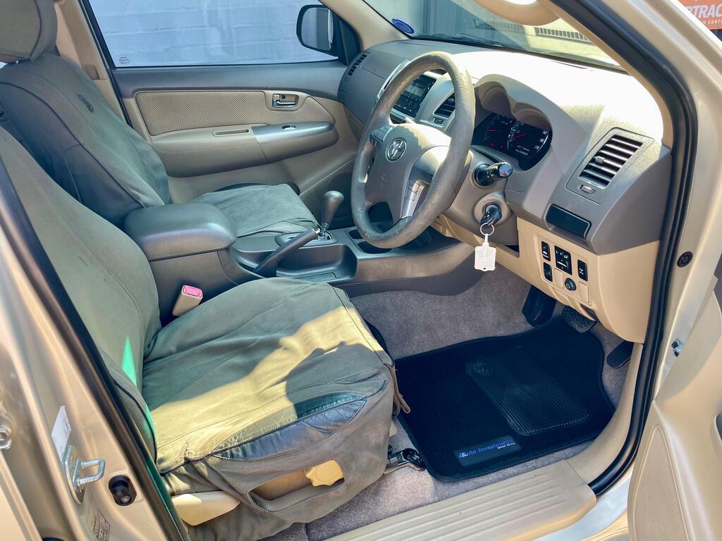 TOYOTA FORTUNER FORTUNER 2.5D-4D RB A/T - 16