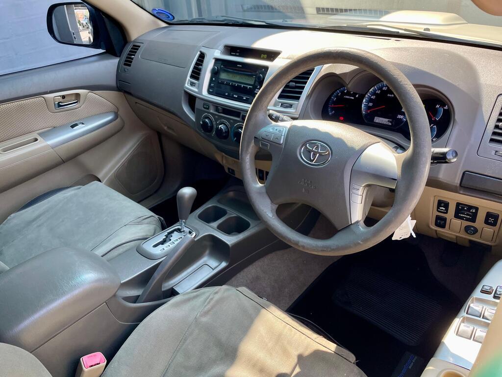 TOYOTA FORTUNER FORTUNER 2.5D-4D RB A/T - 20