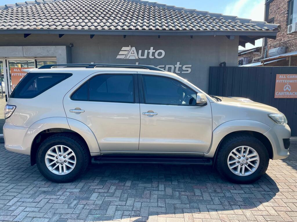 TOYOTA FORTUNER FORTUNER 2.5D-4D RB A/T - 4