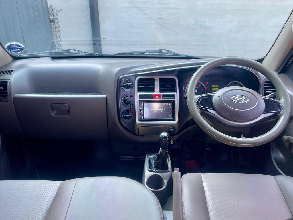 HYUNDAI H100 / BAKKIE H100 2.6D A/C F/C D/S - 11