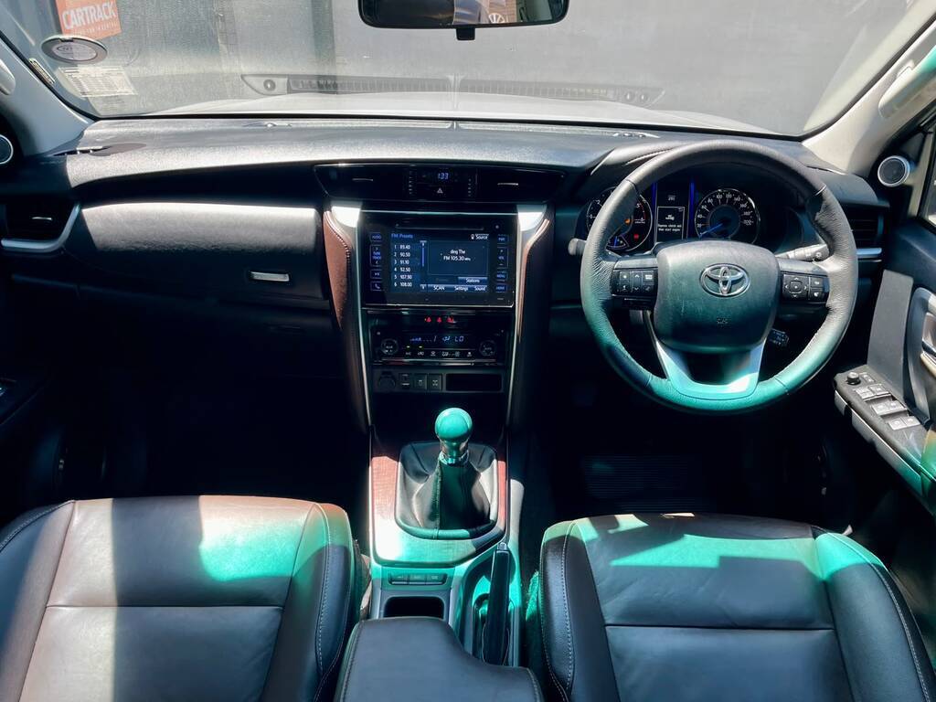 TOYOTA FORTUNER FORTUNER 2.8GD-6 R/B - 12