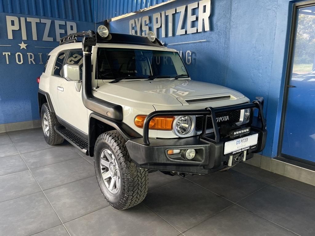 2016 Toyota FJ CRUISER L/CRUISER FJ 4.0 V6 CRUISER photo
