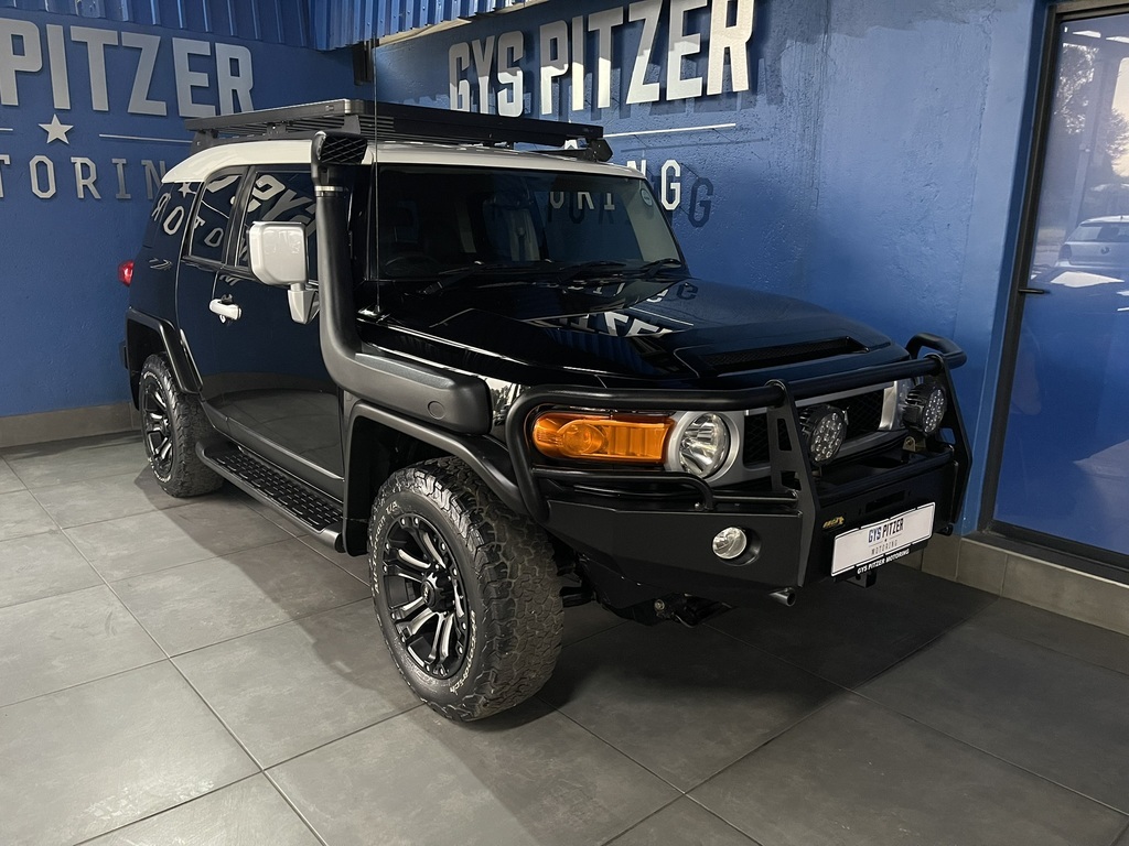 2017 Toyota FJ CRUISER L/CRUISER FJ 4.0 V6 CRUISER photo