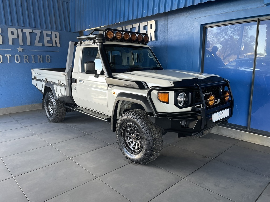 2024 TOYOTA LAND CRUISER 79 LAND CRUISER 79 4.5D P/U S/C